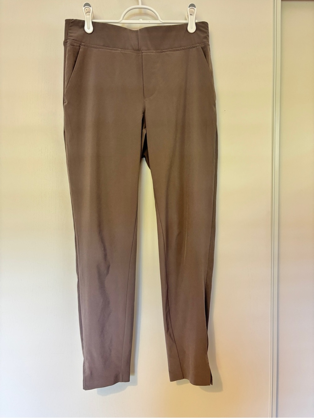 Athleta Brooklyn Ankle Pants Size 4 Grey Pull On Travel Silky Athleisure Slim - Picture 2 of 16